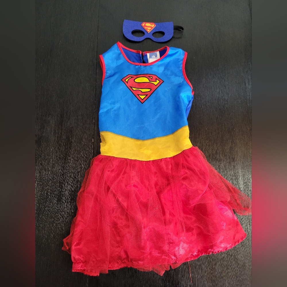 Supergirl costume, girls medium